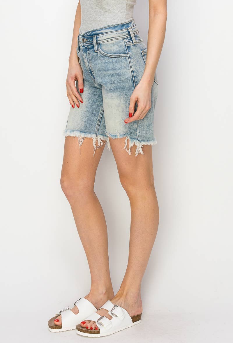 HIGH RISE TULIP WAIST BAND BERMUDA JEANS