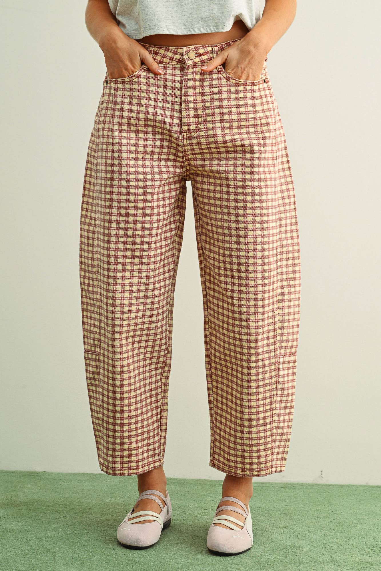 MIOU MUSE MINI GIGHAM BARREL PANTS