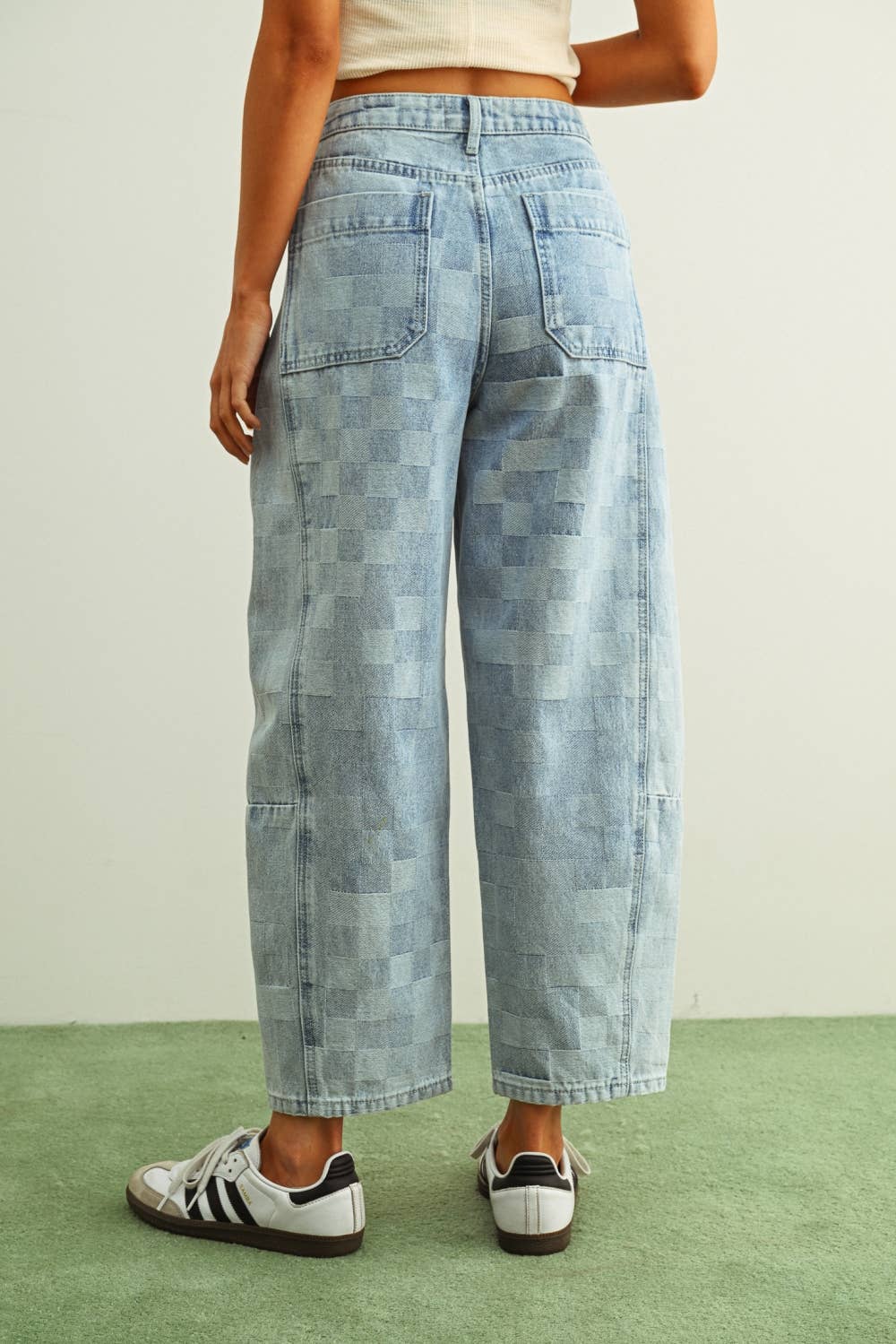 CHECKER BOARD PATTERN BARREL DENIM PANTS