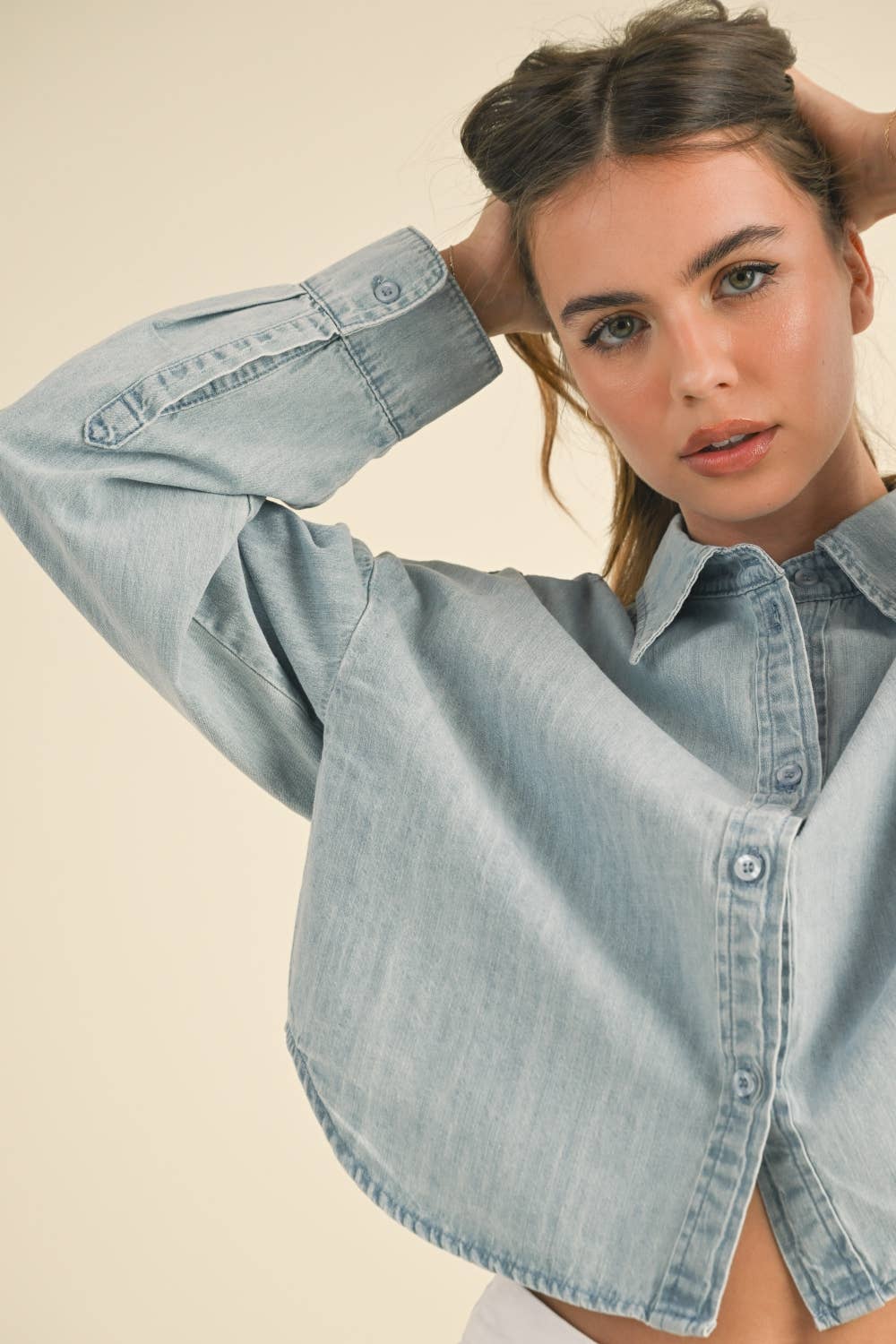 MIOU MUSE BUTTONDOWN CROPPED TOP