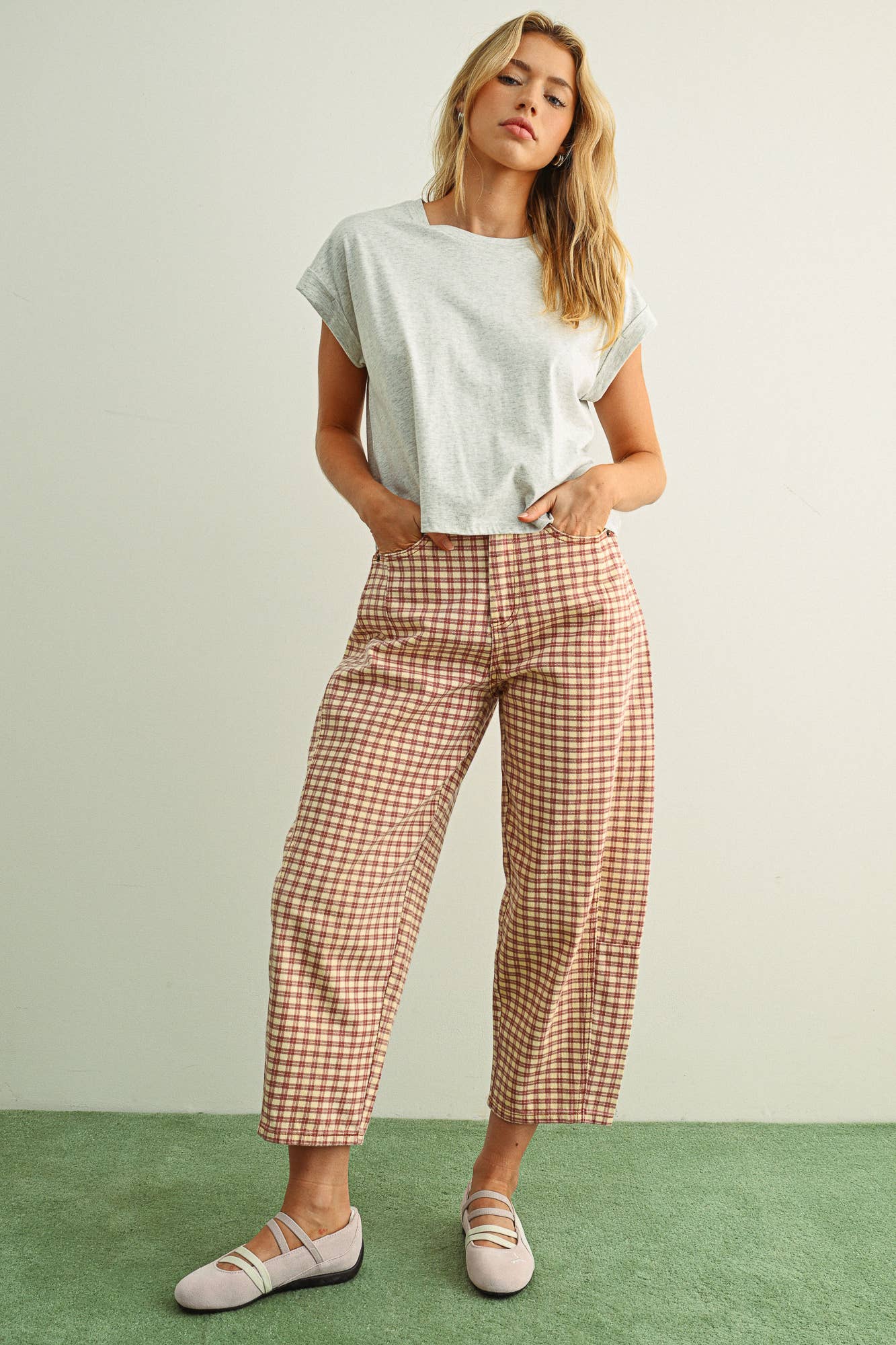 MIOU MUSE MINI GIGHAM BARREL PANTS
