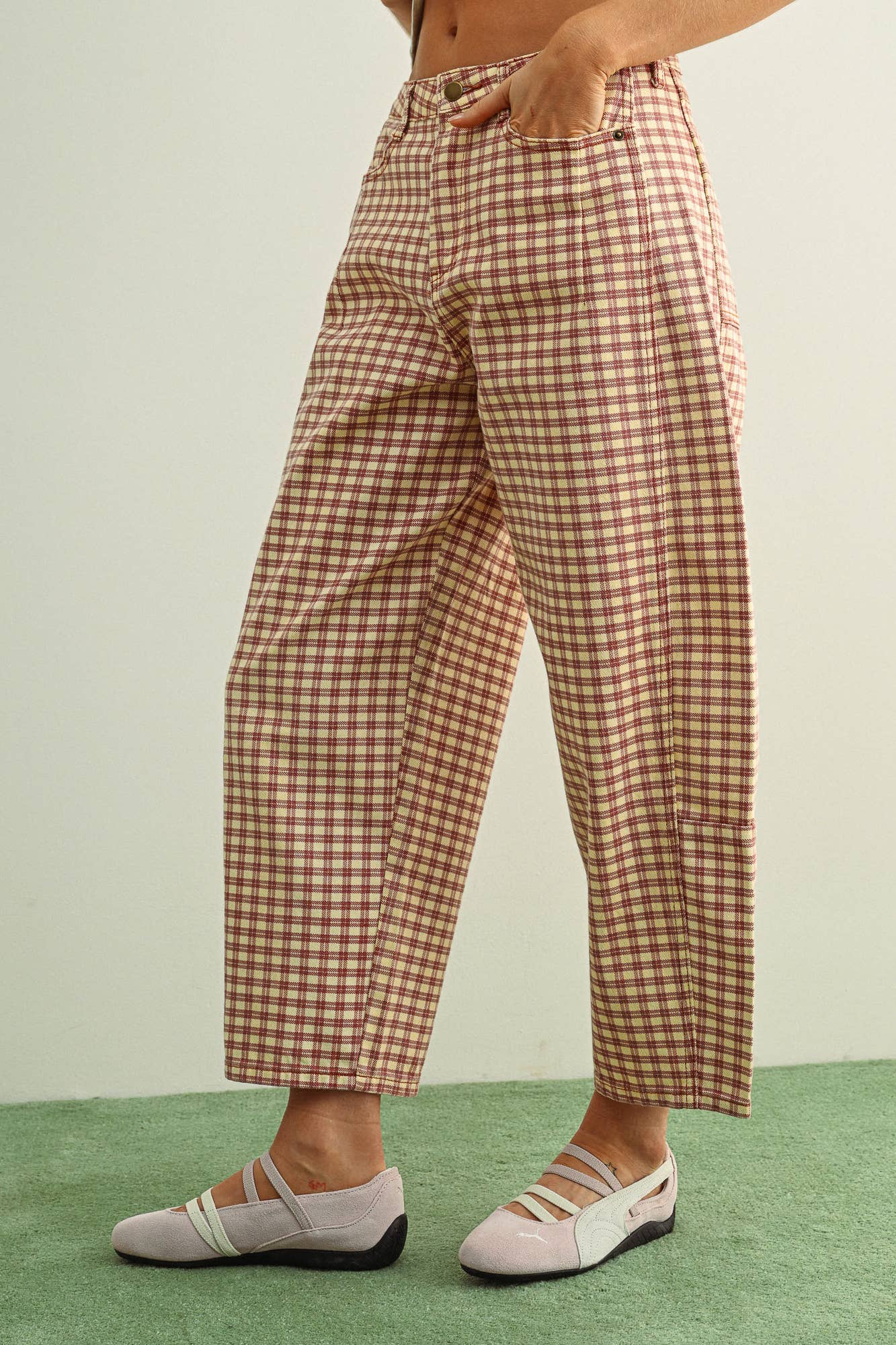 MIOU MUSE MINI GIGHAM BARREL PANTS
