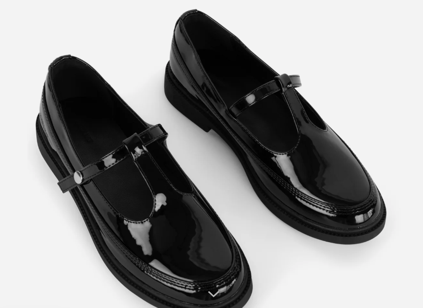 PRIYA Loafers