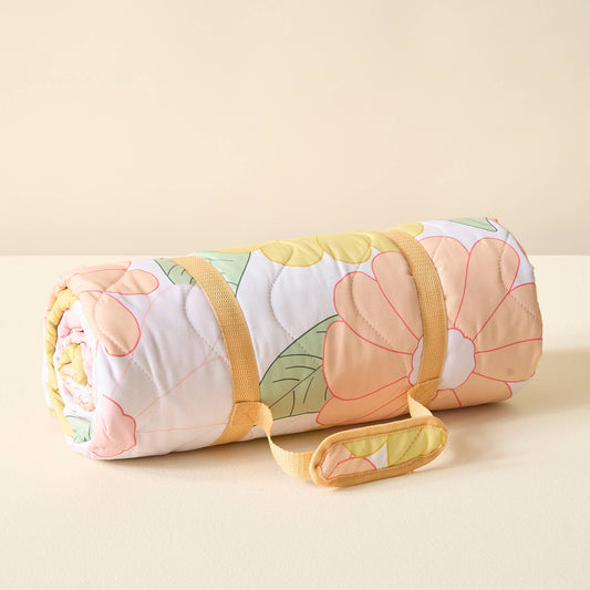 On-the-Go Quilted Blanket - Daisy Craze Peach
