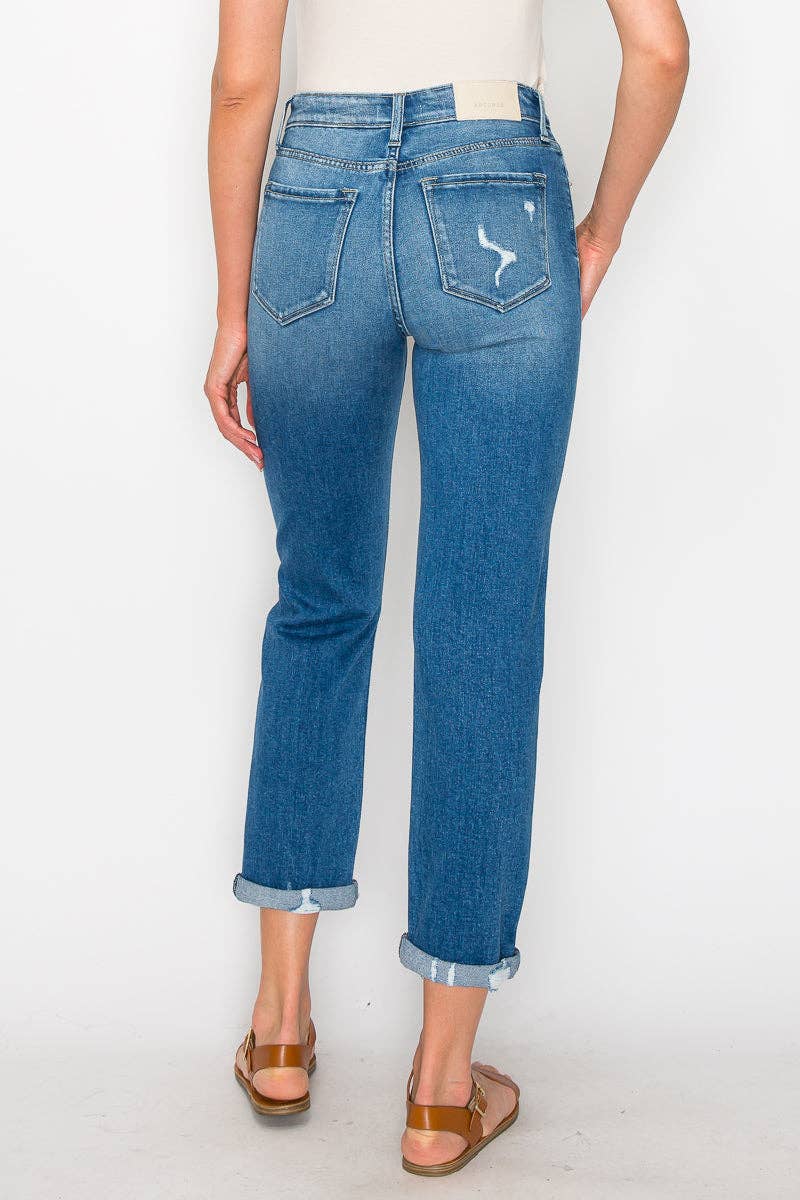 HIGH RISE TAPERED MOM FIT JEANS
