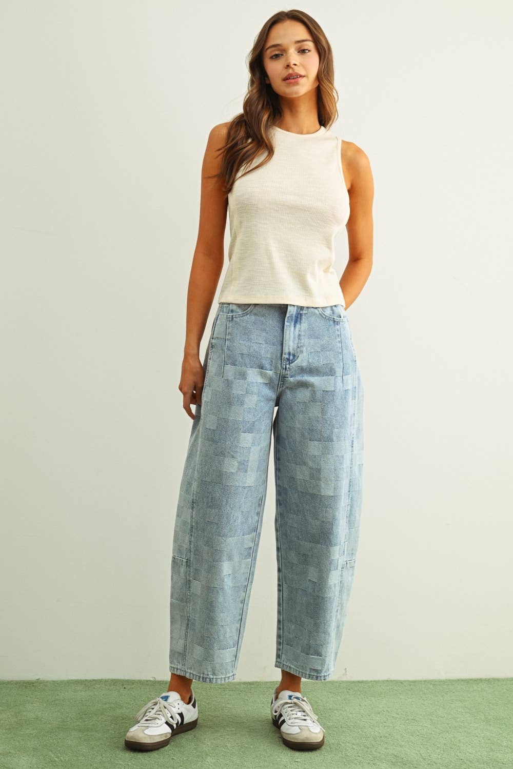 CHECKER BOARD PATTERN BARREL DENIM PANTS