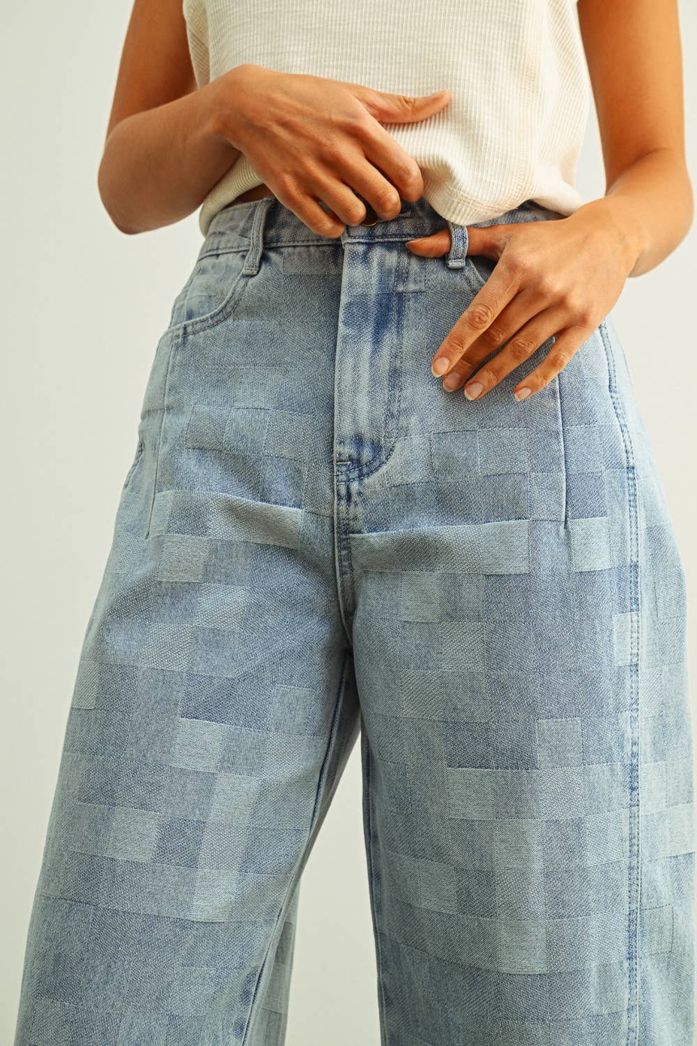 CHECKER BOARD PATTERN BARREL DENIM PANTS