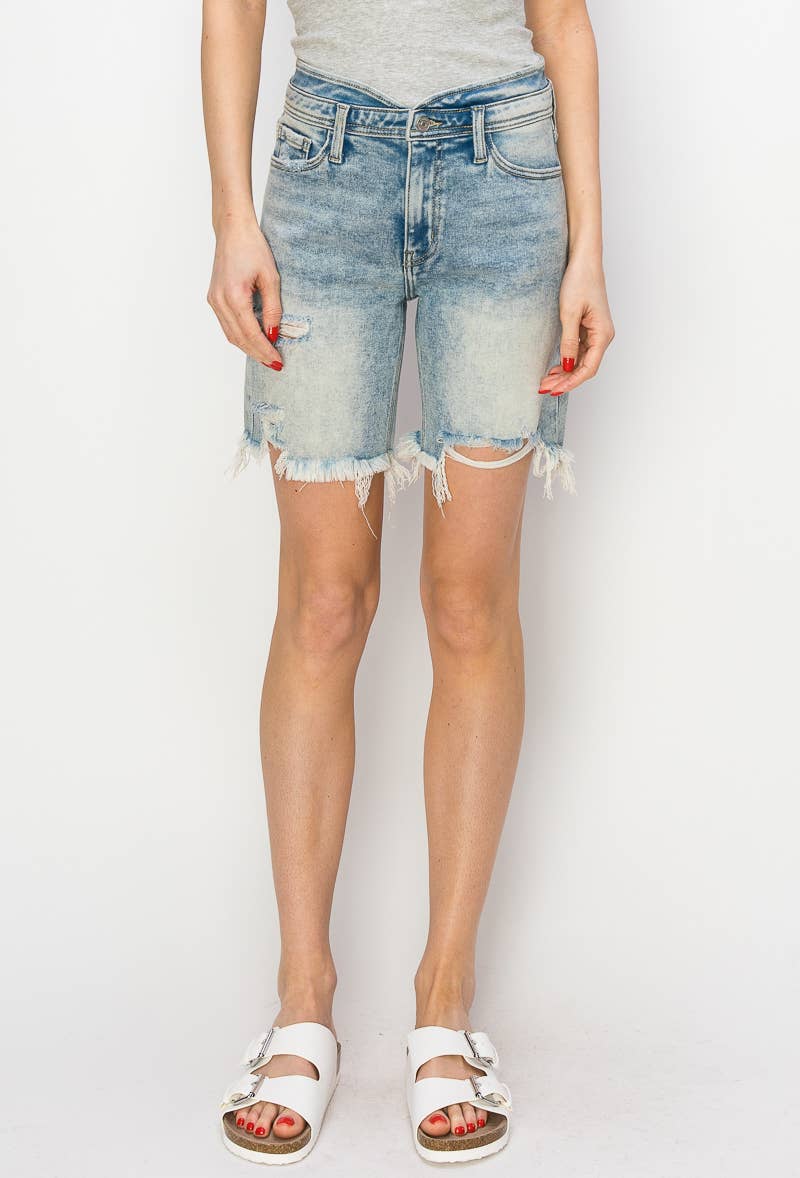 HIGH RISE TULIP WAIST BAND BERMUDA JEANS