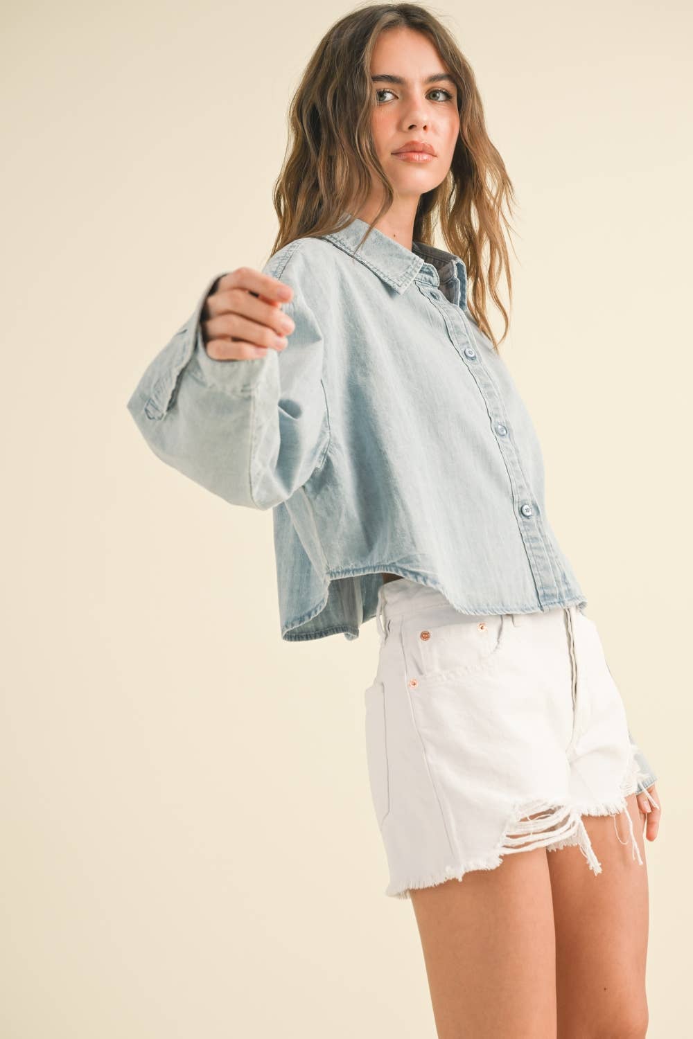 MIOU MUSE BUTTONDOWN CROPPED TOP